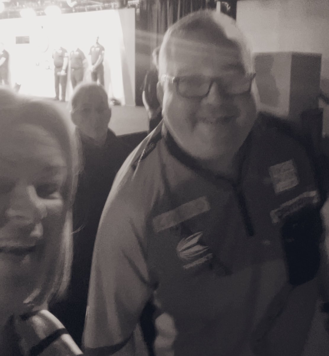 michellem1978's tweet photo. Let’s go Bunting mental ! 🎯 #darts #pdc #Stephenbunting https://t.co/jtD2xPMZWT