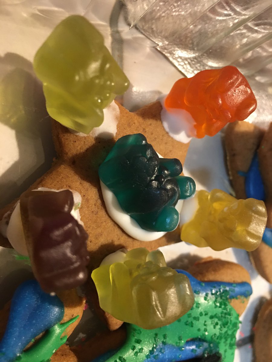 KenCasey17's tweet photo. More wild cookies! #wildgingies #gingerbreadpeople https://t.co/elrYh6KIm4