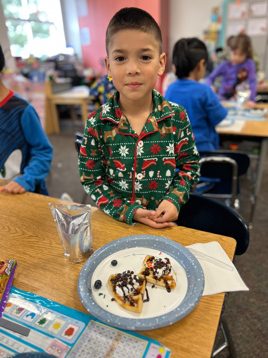 LundinKinder's tweet photo. #latertweet Some highlights from this first semester: Our waffle party to kick off the winter break 🧇🥰 https://t.co/wWgDQBNksD