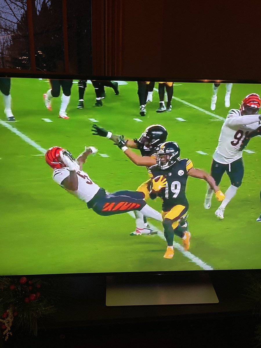 Andrew_Chomos's tweet image. This is how it’s done.  Great block Jalen.  ⁦@mdrizzy22⁩