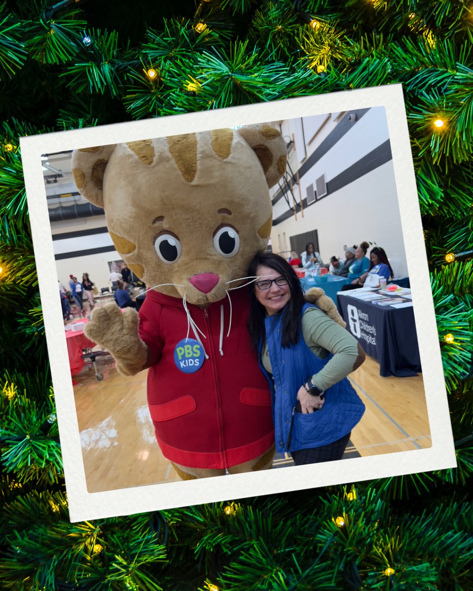 Way2Protect's tweet image. Do you know how to protect your children online?
Check out the photos from our 'Breakfast with Santa', where kids learned about responsible and safe online use. 🎅🏻🥞🎨

#InternetSafe #BreakfastWithSanta.