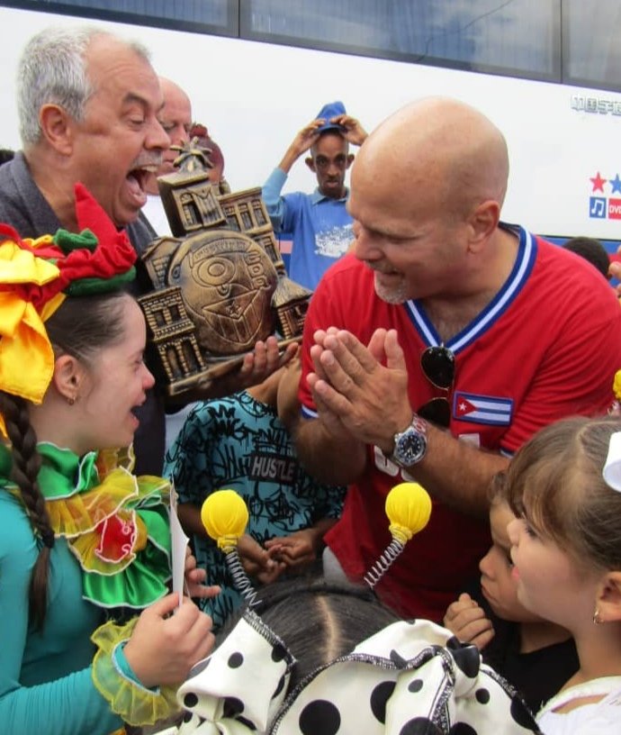 La Colmenita de #Cuba disfrutó su Premio del Barrio de los #CDRCuba en el Mirador del Diezmero. #EstaEsLaRevolución