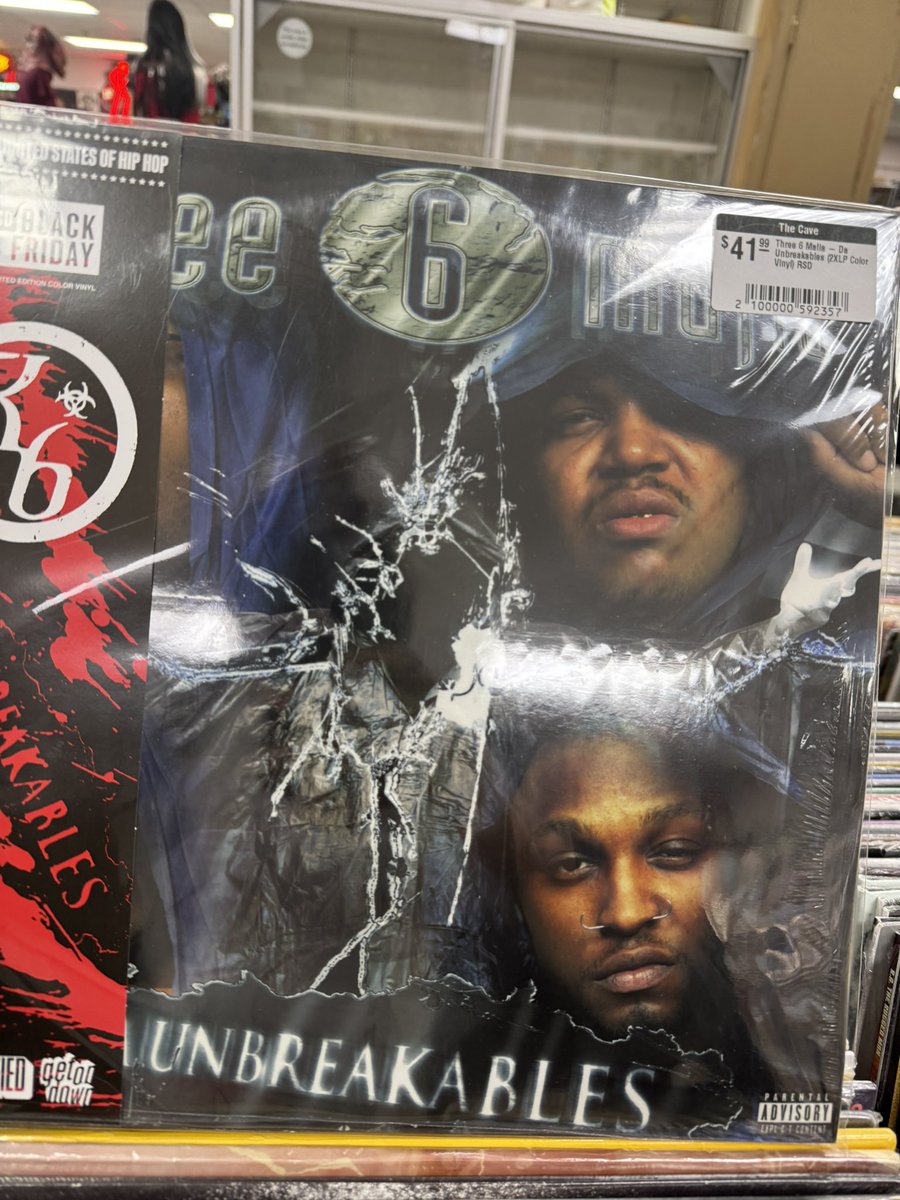 TJMem10's tweet photo. Came across some classic vinyl records. Had to cop. @DJPAULKOM @therealjuicyj @GangstaBooQOM 🕊️🙏🏾 #LordInfamous 🕊️🙏🏾 #KoopstaKnicca 🕊️🙏🏾 #CrunchyBlack
#BestRapGroup #Three6Mafia #MemphisRap #HypnotizeMinds MAFIA!!!! https://t.co/psksGxoCJZ