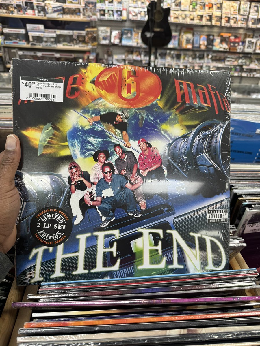 TJMem10's tweet photo. Came across some classic vinyl records. Had to cop. @DJPAULKOM @therealjuicyj @GangstaBooQOM 🕊️🙏🏾 #LordInfamous 🕊️🙏🏾 #KoopstaKnicca 🕊️🙏🏾 #CrunchyBlack
#BestRapGroup #Three6Mafia #MemphisRap #HypnotizeMinds MAFIA!!!! https://t.co/psksGxoCJZ