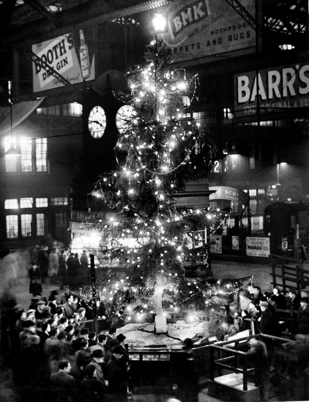 Central Station, #Glasgow, Christmas, 1950. 
(Newsquest)