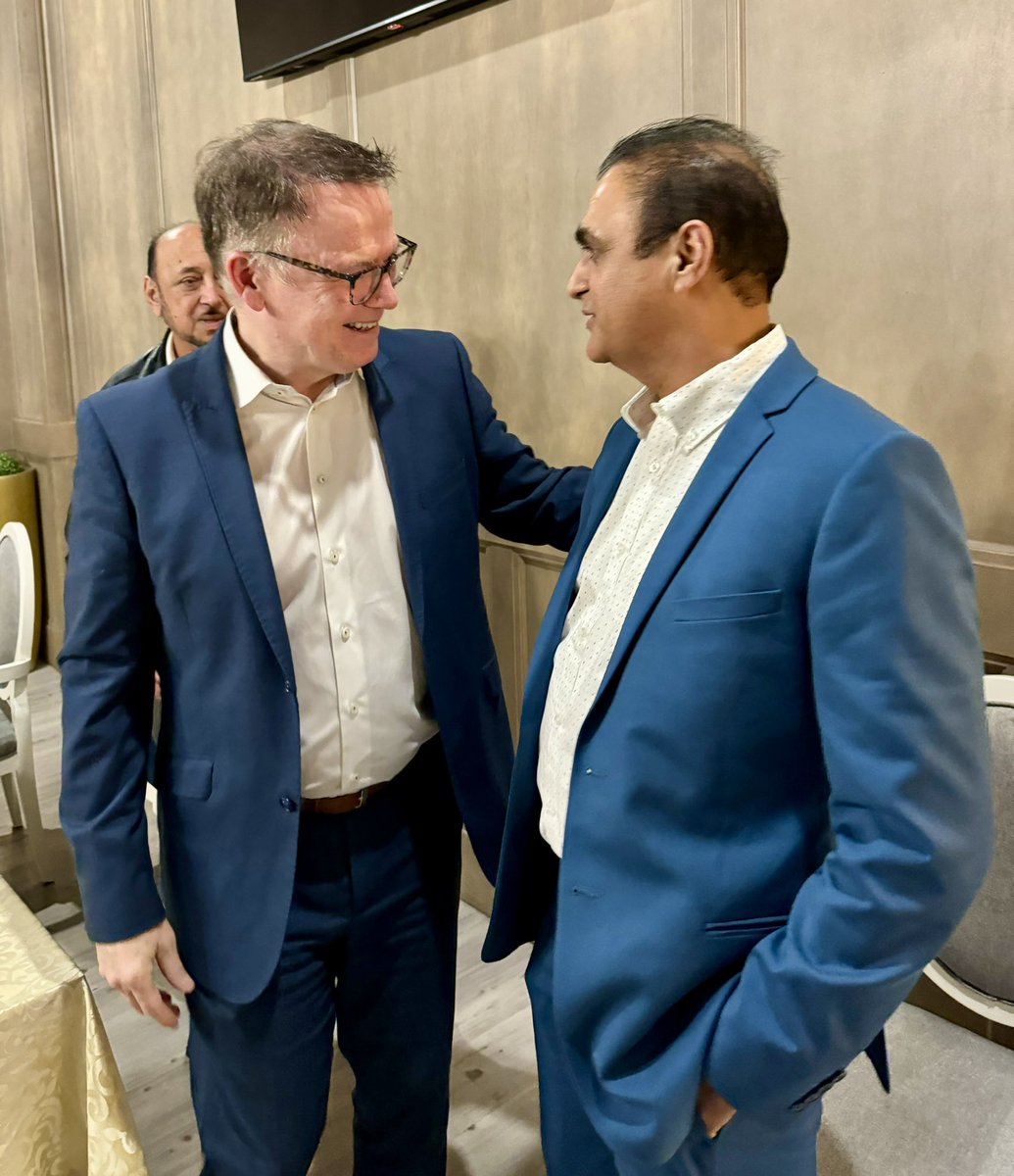 dhot_group's tweet photo. Thanks very much to all my friends from Punjabi #Media to attend town hall meeting with #kevinfalcon , Leader of BC United yesterday in Surrey and many important discussions were done for the forthcoming elections in BC to give a better government to people. #Dhot https://t.co/fzeU9TKFSE