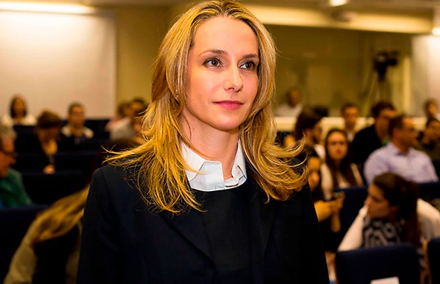 O presidente Lula nomeou a advogada Carol Proner para a Comissão de Ética da Presidência da República. A Comissão é um órgão consultivo que tem como função assegurar que autoridades públicas federais respeitem o Código de Conduta da Alta Administração Federal. Carol tem todas as