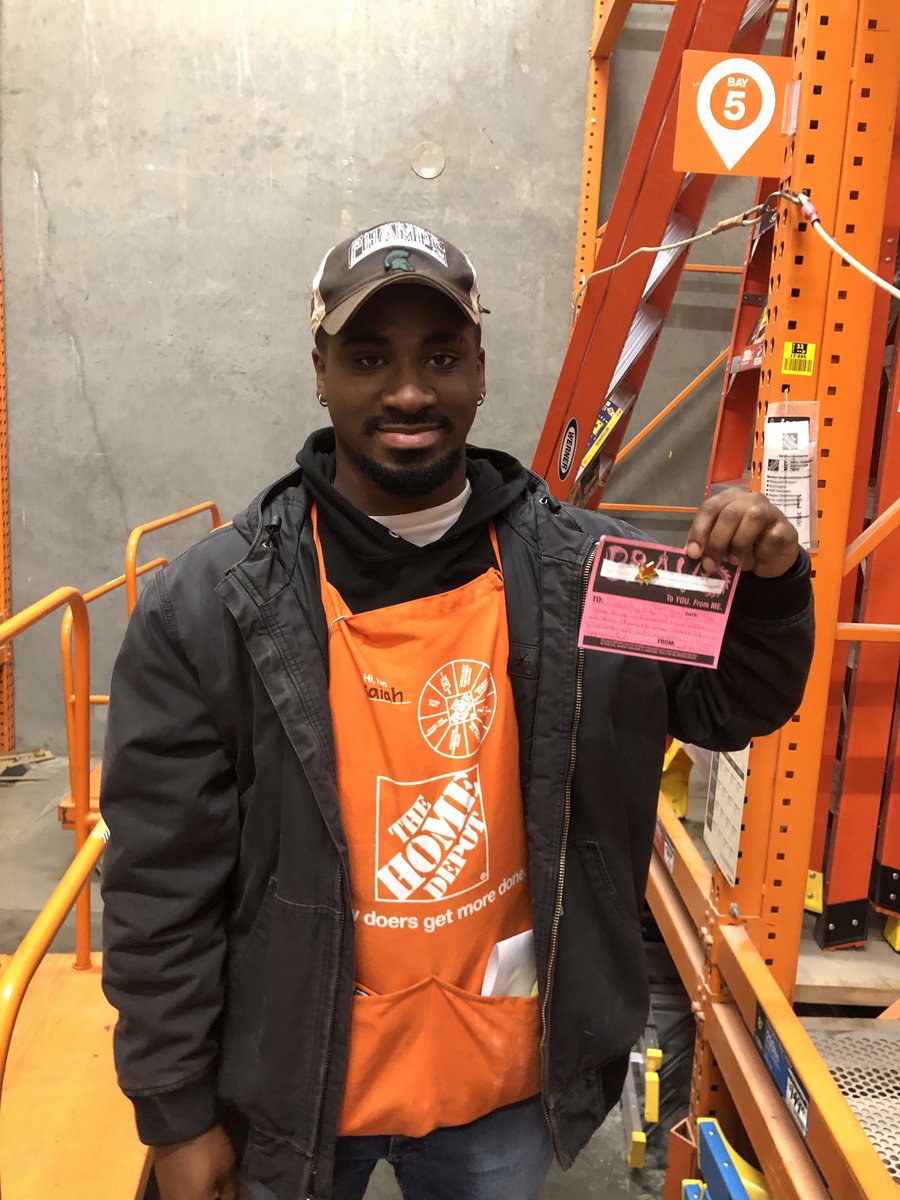 #DreamTeam2217:  We have the perfect people to Deliver on The Orange Promise… the OFA and Service Desk Team at 2217: Sam, Bethany. Amber, Kaden and Isaiah are there with a smile and a smooth transaction. Keep up the amazing work!!