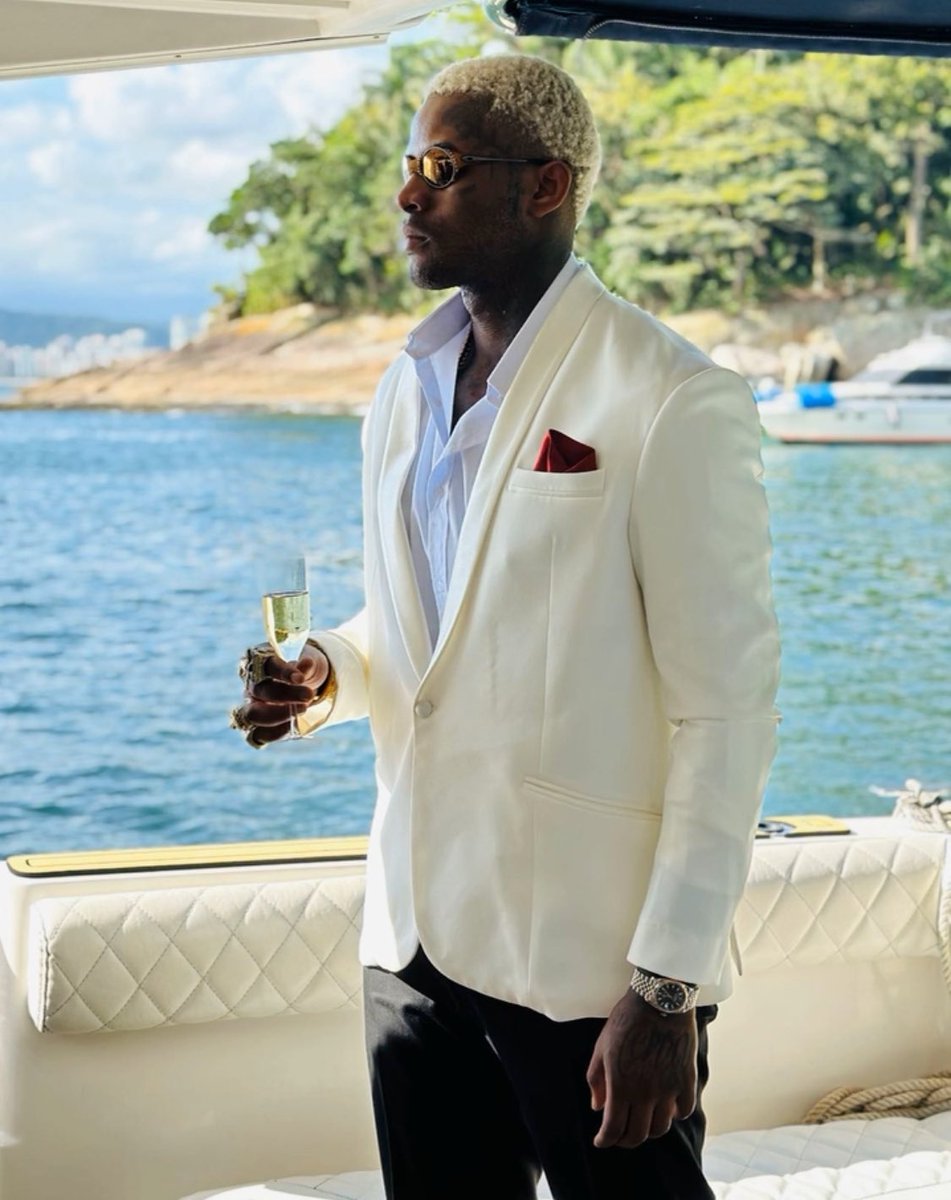 MC IG tweet media