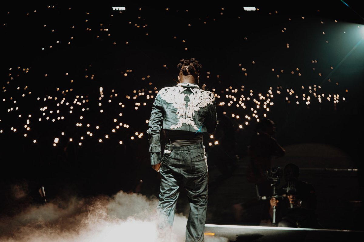 stonebwoy's tweet photo. Under 8 months ago I released my 5th studio album 5th Dimension and have been fortunate enough to have toured North America, Europe/UK, Africa & Australia. There was no better way to close the year than at home ACCRA SPORTS STADIUM. Thank you all for entering the new (5th) Dimension with me❤️
