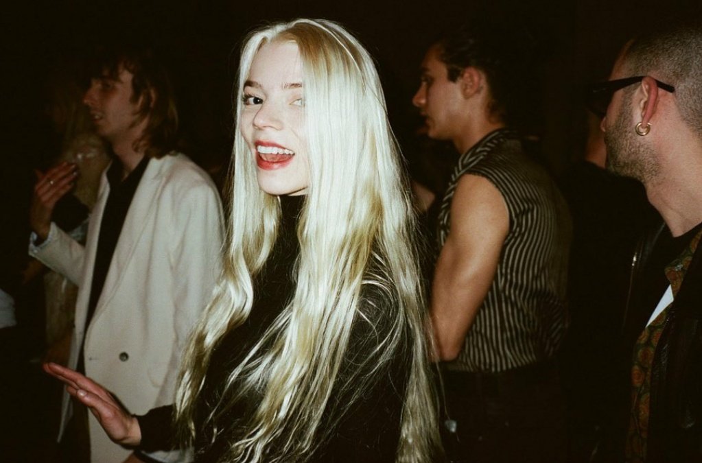 anyafolders's tweet image. 