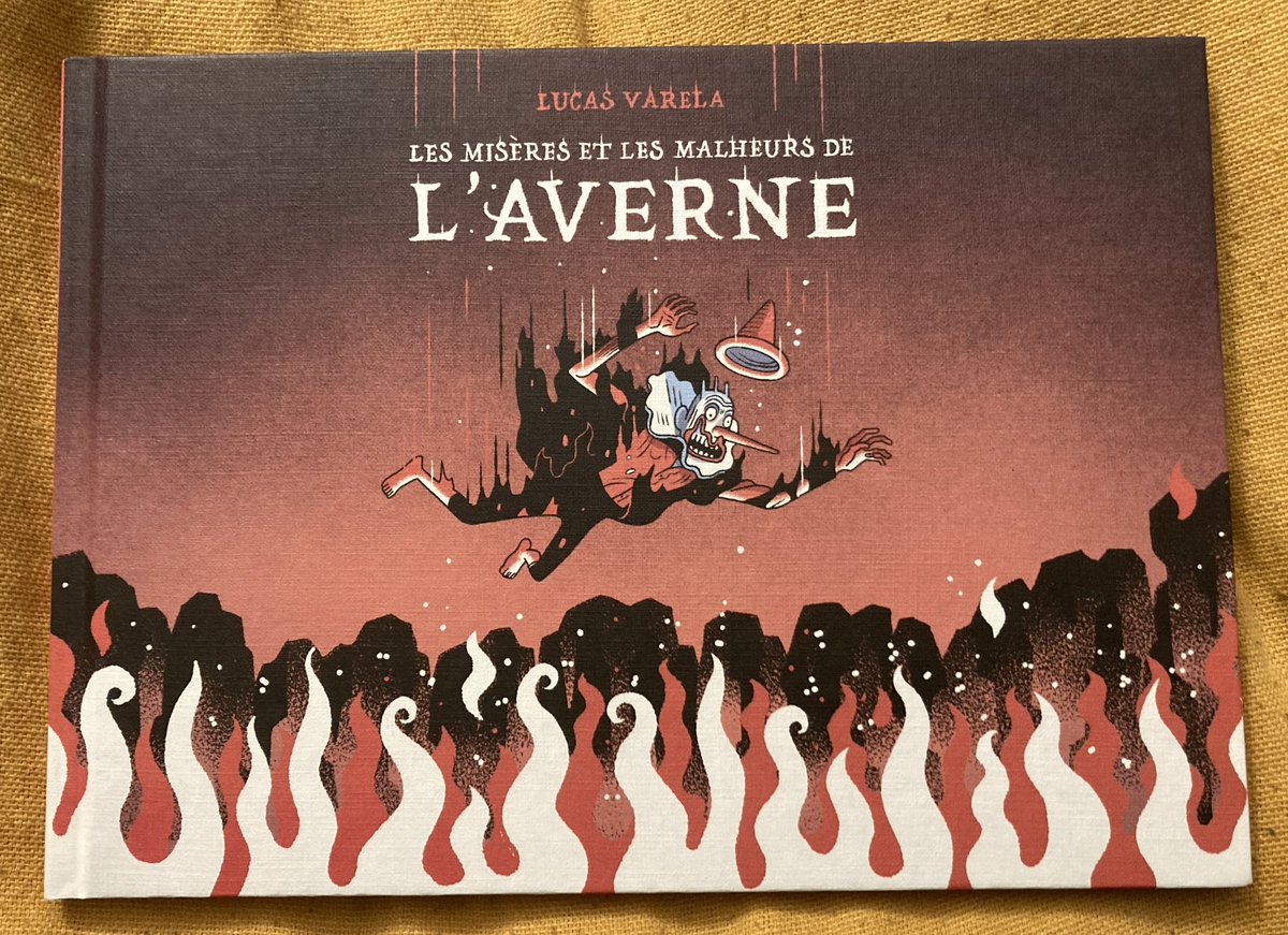 Si vous avez adoré les deux albums de Paolo Pinocchio, par <a href="/LucVarela/">Lucas Varela</a> aux <a href="/EditionsTanibis/">EditionsTanibis</a> je vous recommande vivement ce petit volume muet, uniquement dispo sur leur site. 26 magnifiques illustrations qui renvoient le pantin aux Enfers !!!
Un must
<a href="/sceneario/">BD sceneario.com</a> <a href="/zoolemag/">ZOO le Mag</a> <a href="/AssoACBD/">ACBD</a>