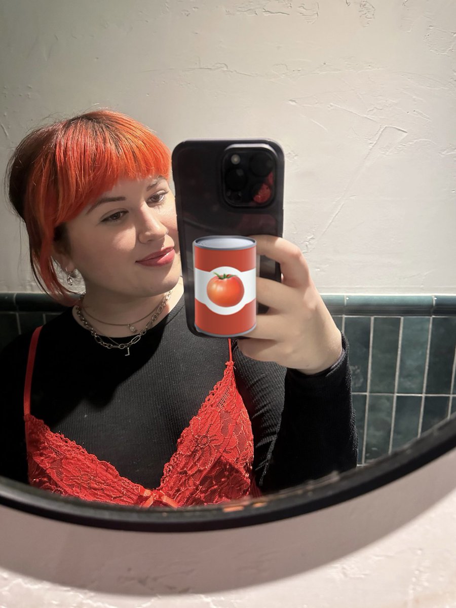 lucie tweet media