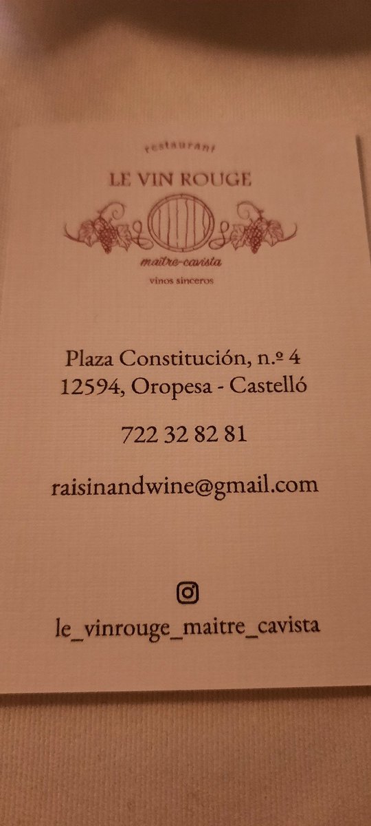 Magnífica cena la de hoy, como siempre, en casa de Carlos y Silvia, aquí en Oropesa😊en cada visita es evidente la evolución y el gran talento de ambos😊productazo, pasión por parte de ambos en lo que hacen y bueno...con Carlos hablaría durante horas de vinos y quesos!!😍😍👇🏻