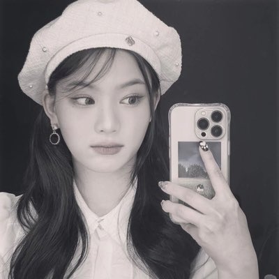 aeisalee's tweet photo. #NewProfiIePic https://t.co/FVVibsvuvV