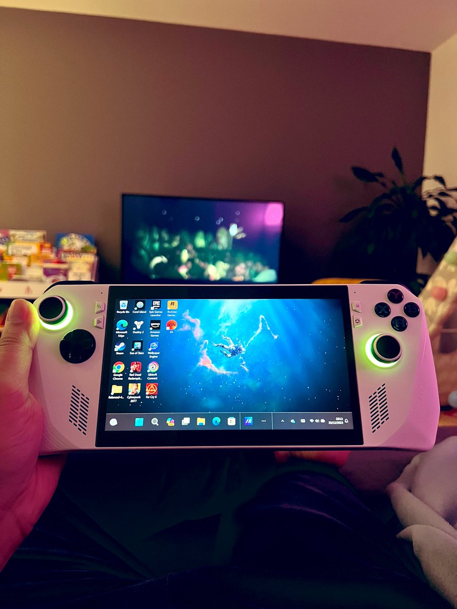 s_m784's tweet photo. Amazing powerhouse!! Perfect for gaming anytime anywhere! #whereismyALLY @ASUS_ROG https://t.co/h4Hs2jT6MG