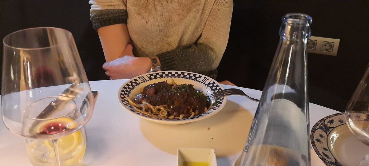 mikemoratinos's tweet photo. Los platos principales de la cena...lenguado à la Meunière, boeuf à la bourguignonne y el clásico tournedo Cafè Paris. Excelente todo!!🔝👍🏻😍👇🏻 https://t.co/gRi908zfOM