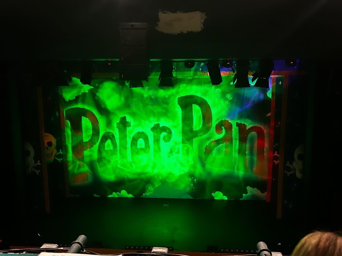 Peter Pan at Bradford Playhouse was brilliant! ✨🎅🏻🫶🏻 #smalltheatres #christmaspanto