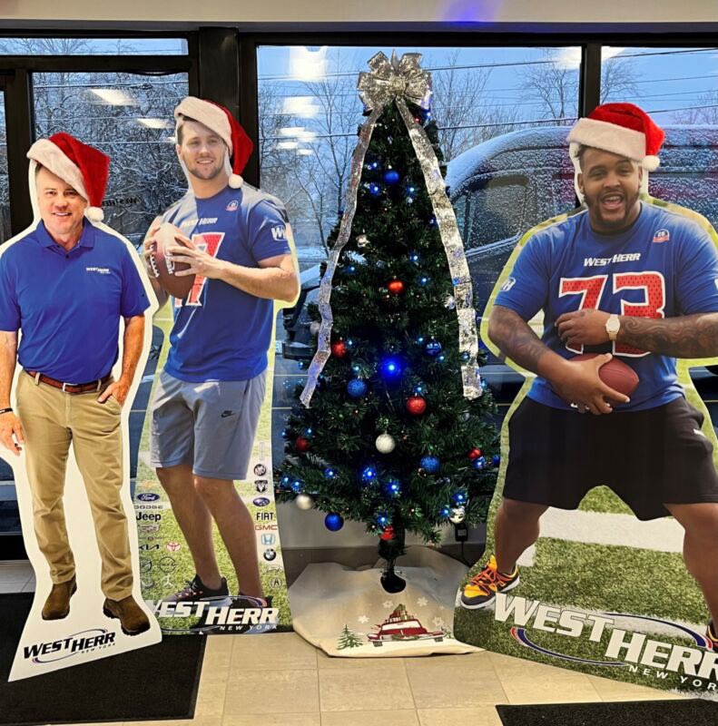 All we want for Christmas is another #Buffalo win! 🤞 🎅 🏈 #TeamWestHerr