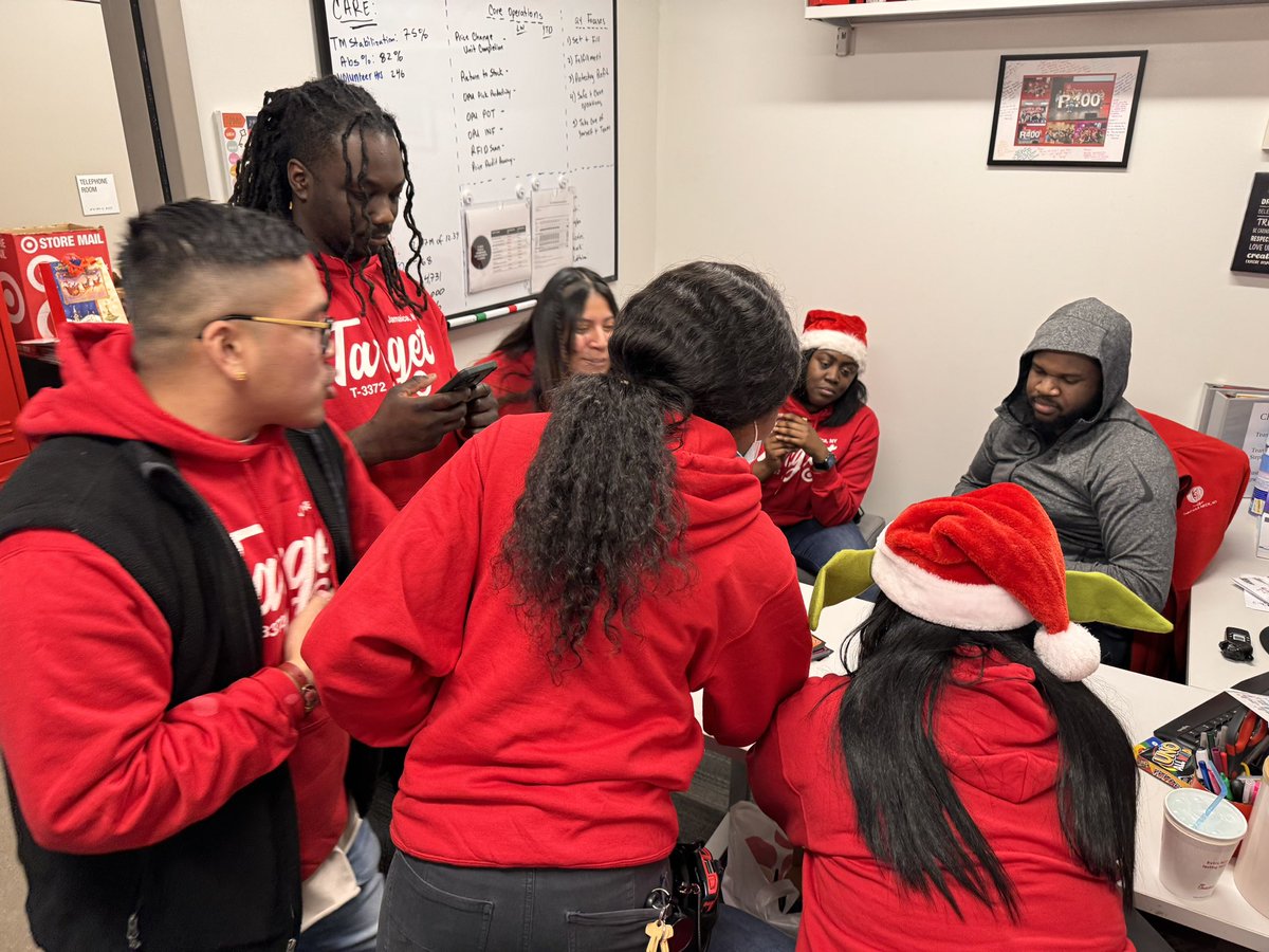 Krystal R. (@hrkrystal_) on Twitter photo Happy holidays from the T3372 tiny but mighty Jamaica leadership team. 🎄🎁
Not only are we killing it this year with sales but we’re also getting very competitive in UNO 😅
<a href="/ElyseArroyo/">Elyse Arroyo Peña</a> <a href="/AshleyBynoe3/">Ashley</a> <a href="/leanora2451/">Leanora Bell</a> <a href="/TGTmarky/">Mark Domingo</a> Happy holidays from the T3372 tiny but mighty Jamaica leadership team. 🎄🎁
Not only are we killing it this year with sales but we’re also getting very competitive in UNO 😅
<a href="/ElyseArroyo/">Elyse Arroyo Peña</a> <a href="/AshleyBynoe3/">Ashley</a> <a href="/leanora2451/">Leanora Bell</a> <a href="/TGTmarky/">Mark Domingo</a>