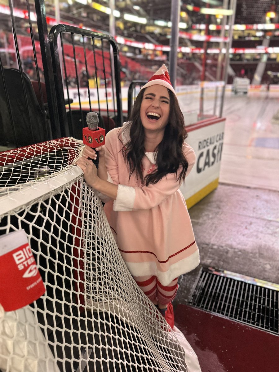 You may have heard of #ElfOnTheShelf but what about Host on a Post? See you tonight, Sens fans.