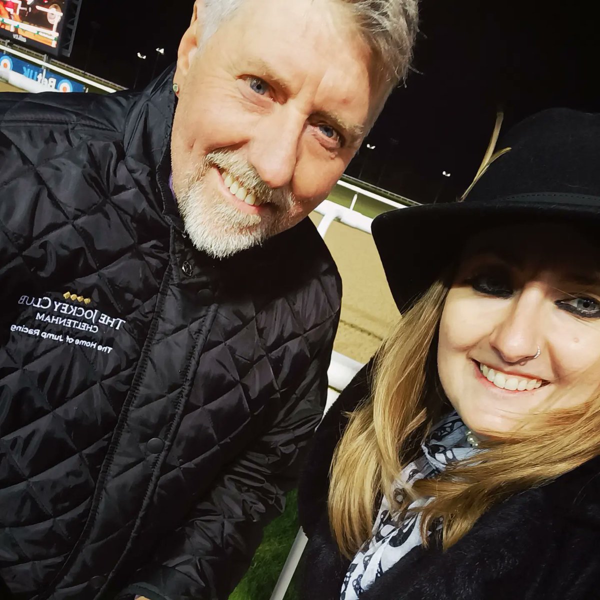 Panzyy's tweet photo. 🎉🎁🥂 Ages ago now, but birthday weekend was on point! 🥂🎁🎉 #birthdayweekend #peakyblindersnight #blackpool #horseracing https://t.co/zXjhA9cNuQ