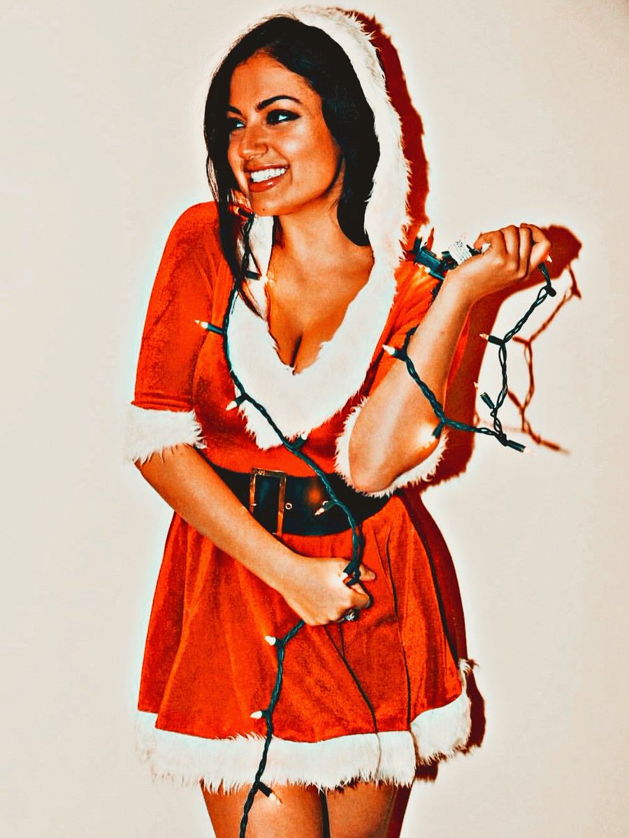 unhingedspirits's tweet photo. ⠀
⠀ getting in the holiday spirits ☃️🎄
⠀ https://t.co/IG7lj3ckui
