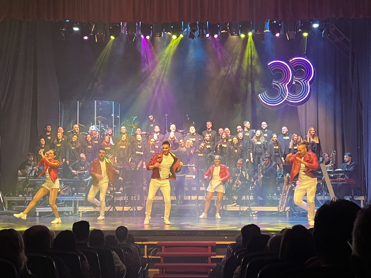 karkolo's tweet photo. Otra vez lo hizo! “Creador y cocinero de mucho talento…con esa hoya a presión que es Campo de Criptana”. 🙌🙌🙌ENHORABUENA🙌🙌🙌

#broadwaychoir2 #muchamancha #tierradegigantes Juan Ga Amores #12Vientos https://t.co/eIK1qNpYkk