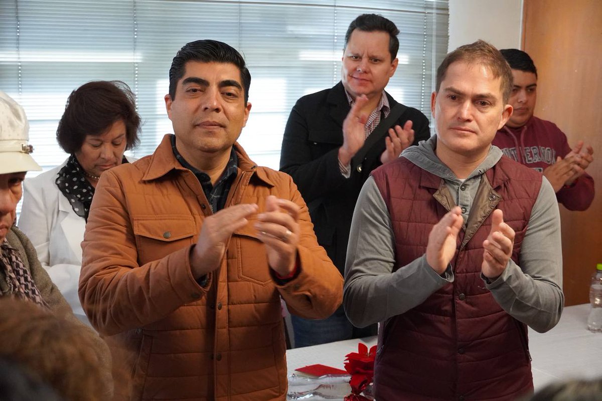 lic_aguadohdez's tweet photo. Haciendo equipo se construyen estos proyectos fuertes. 🤝💪

Gran liderazgo el que representa @LopezCasarinJ para la alcaldía #ÁlvaroObregon de la #CDMX y con el trabajo y tarea de Carlos Candelaria López, tendremos éxito.

¡A darle con todo!

#EsteSoyYo https://t.co/vy3CMsBRng