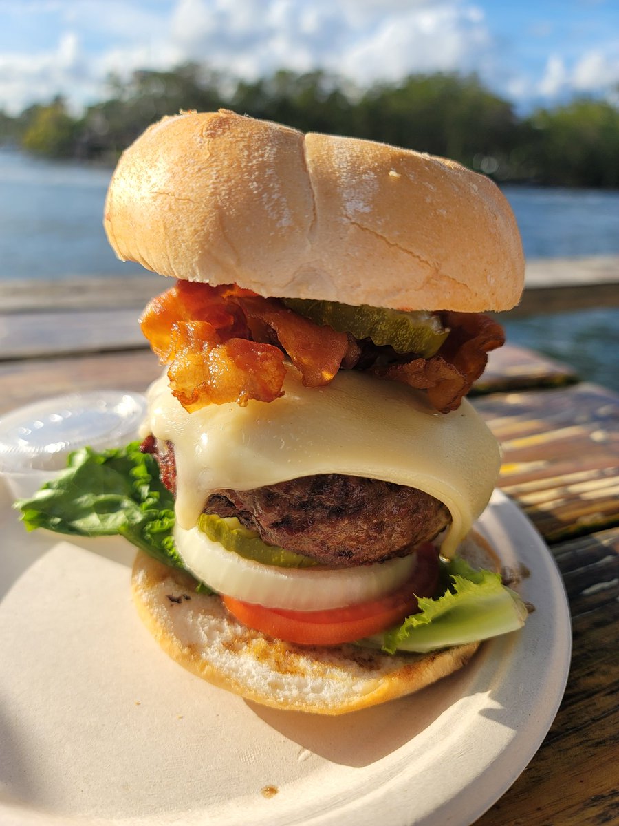 Nile_Fortner's tweet photo. #Burgers &amp; #Boats at the 🌎 famous #LeTub in #Hollywood, FL. 🍔

#Cheeseburger #Buger #Food #SouthFlorida #Yacht #Bacon #Foodie #Foodies #FoodPic #Weekend #Saturday #Restaurant #Restaurants #Beef #WeekendVibes #Boat #Boating #SaturdayVibes https://t.co/Y9hnNufZpV