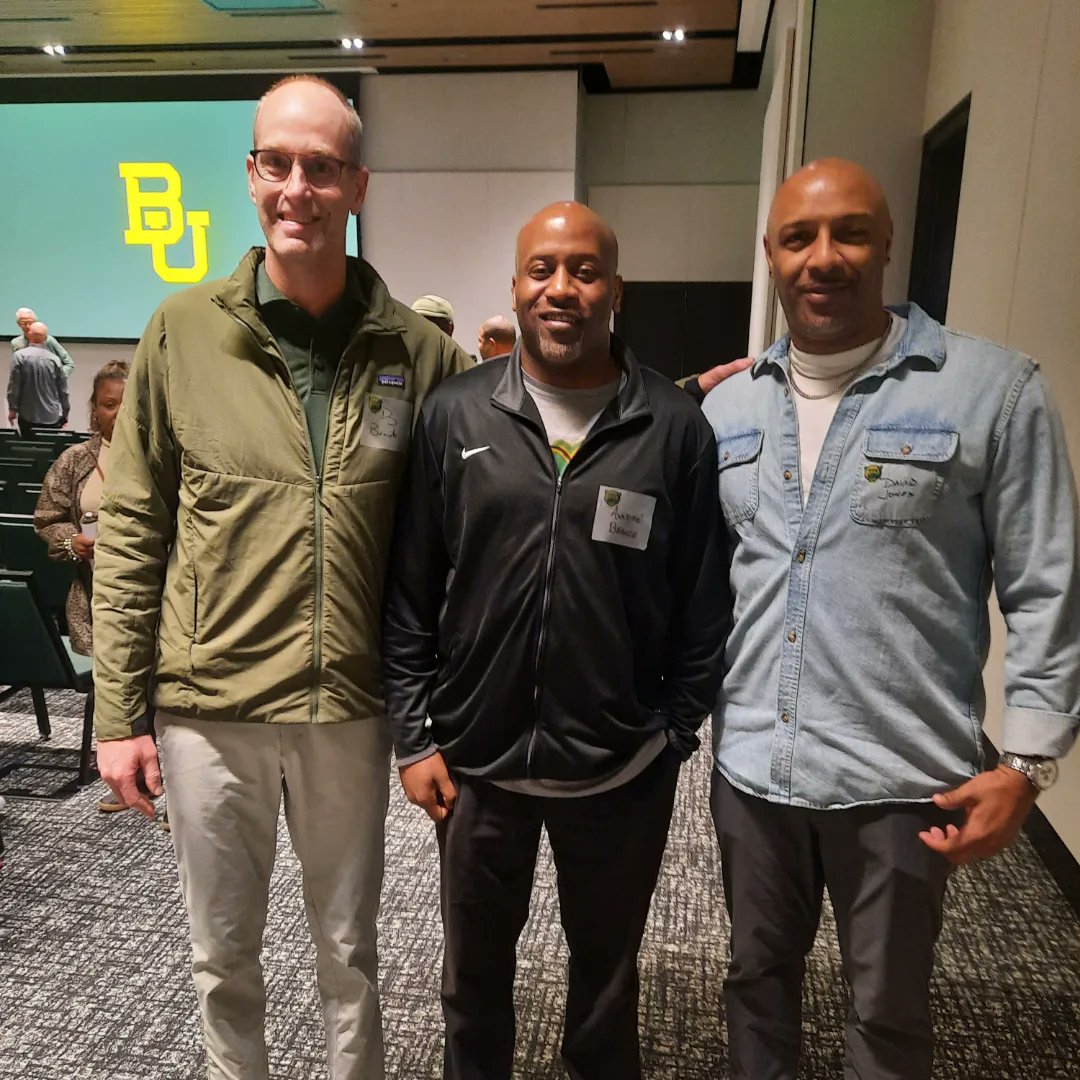 DJSD10's tweet photo. Thank you @BaylorMBB for hosting the alumni for the 'Farewell to the Ferrell'. Lots or great memories in that gym! @BaylorAthletics BU Brotherhood! #Sicem forever! https://t.co/KdPYLLXejn