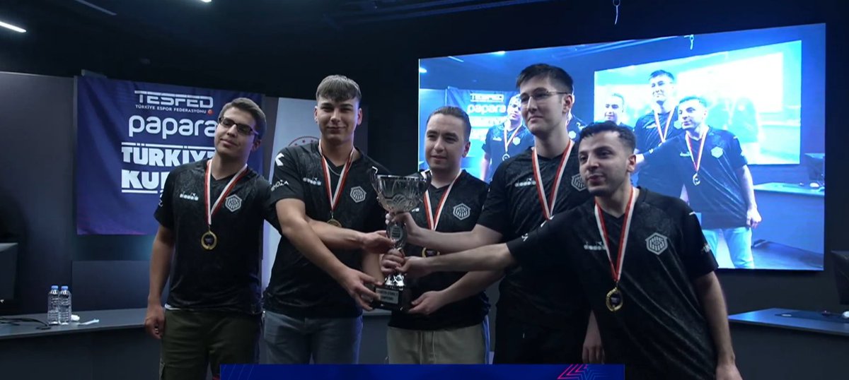 thechsesports's tweet photo. İşte bizim çocuklar. 🏆🇹🇷

Our Champs 🏆
@depactt  @rennowCS  @_hey666  @jaexcs_  @BoZZoCSGO https://t.co/xUZI6HKlNY