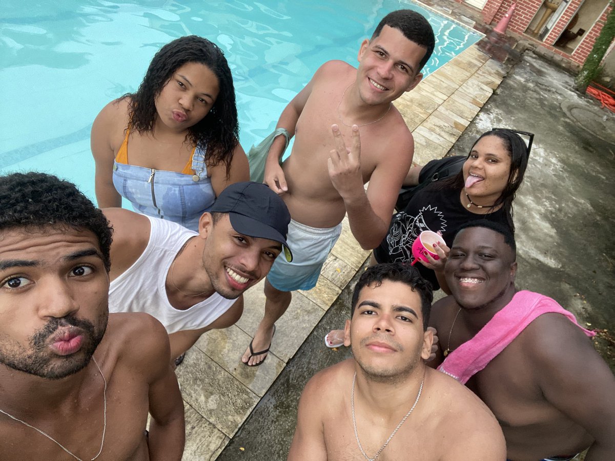 Estar com vocês é muito bom! 
Obrigado por mais um ano juntos e unidos agora num propósito ainda maior. 
Bom Natal gente! 💚🎄
