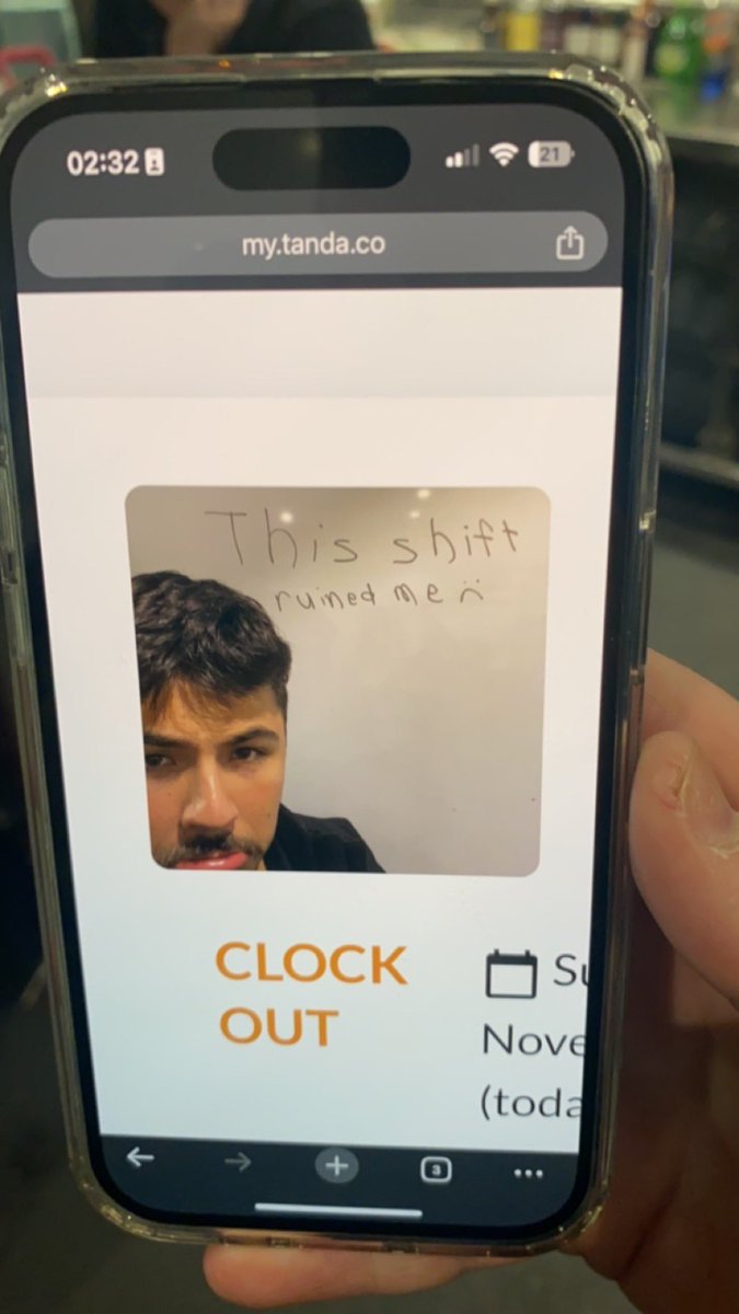 Dylchiz's tweet photo. @anything4views I pour da grog https://t.co/QsjXCr3zgh https://t.co/42QRjV5RUl