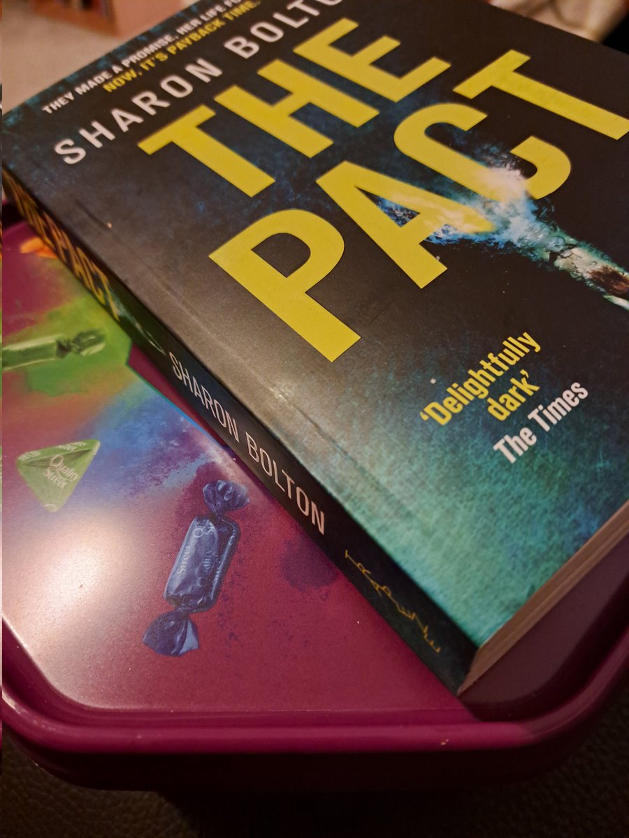 em_nightreader's tweet photo. Settling down for a touch of night reading π with a side order of chocolates π« π
Really enjoying The Pact by Sharon Bolton...May even get to finish it before bed π π΄
#BookTwitter #NightReader #Books #Thrillers https://t.co/YGh55HBZg5