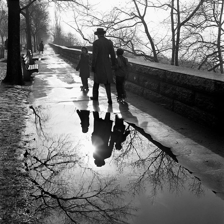 Oia35494913's tweet photo. La memoria sabe lo que debe guardar entero.

             ~ Julio Cortázar ~

.
Vivian Maier Photography https://t.co/yzEjFkyaLn