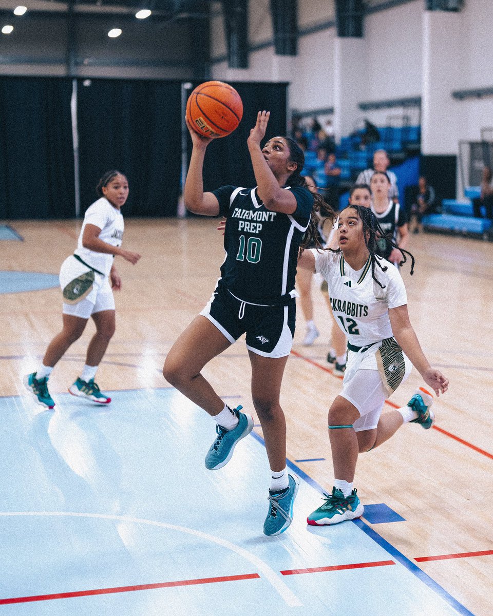 A ton of HOOPERS on this squad, Fairmont Prep takes the crown in the Mike Desper division! #NIKETOC