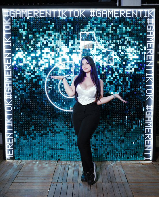 ❤️🫶🏻 https://t.co/vuaiCh4lJi<a href="/tag/cosplay"class="tags"><span>#cosplay</span></a><a href="/tag/onepiece"class="tags"><span>#onepiece</span></a><a href="/tag/nicorobin"class="tags"><span>#nicorobin</span></a>