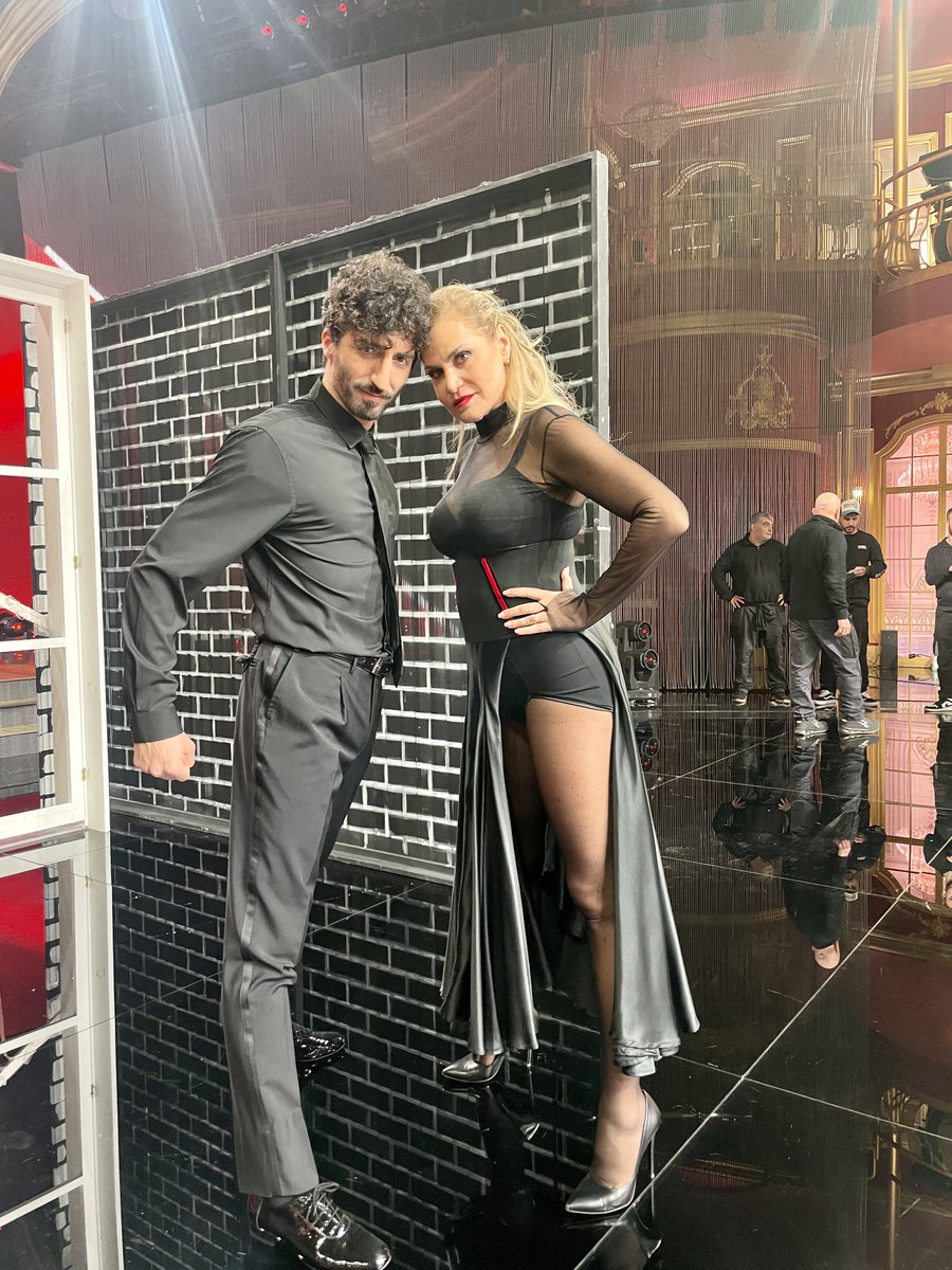 Duello finale 🔥 #wandanara e #pasqualelarocca Vs #simonaventura e #samuelperon #ballandoconlestelle @Ballando_Rai