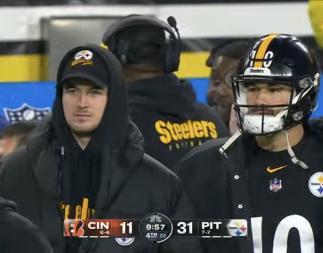 yourrrfavdani's tweet image. Kenny: “He just took my job didn’t he?” 
Mitch: “I think so” 

#CINvsPIT