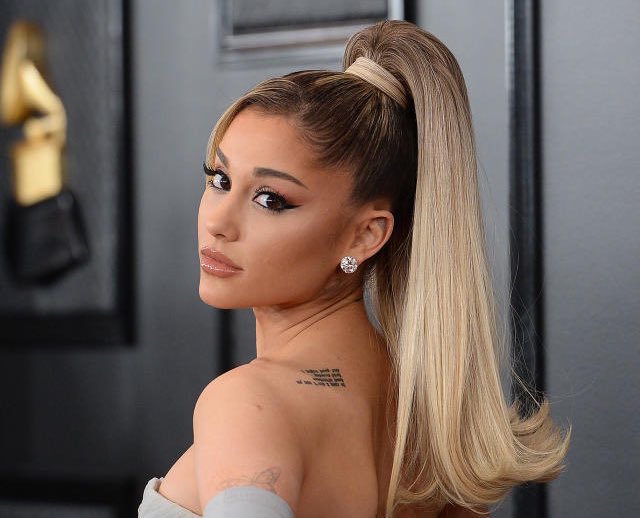 PopCrave's tweet photo. Ariana Grande becomes the female artist with the most songs surpassing 1 BILLION streams on Spotify (13). https://t.co/9Y4Se3ZqSD