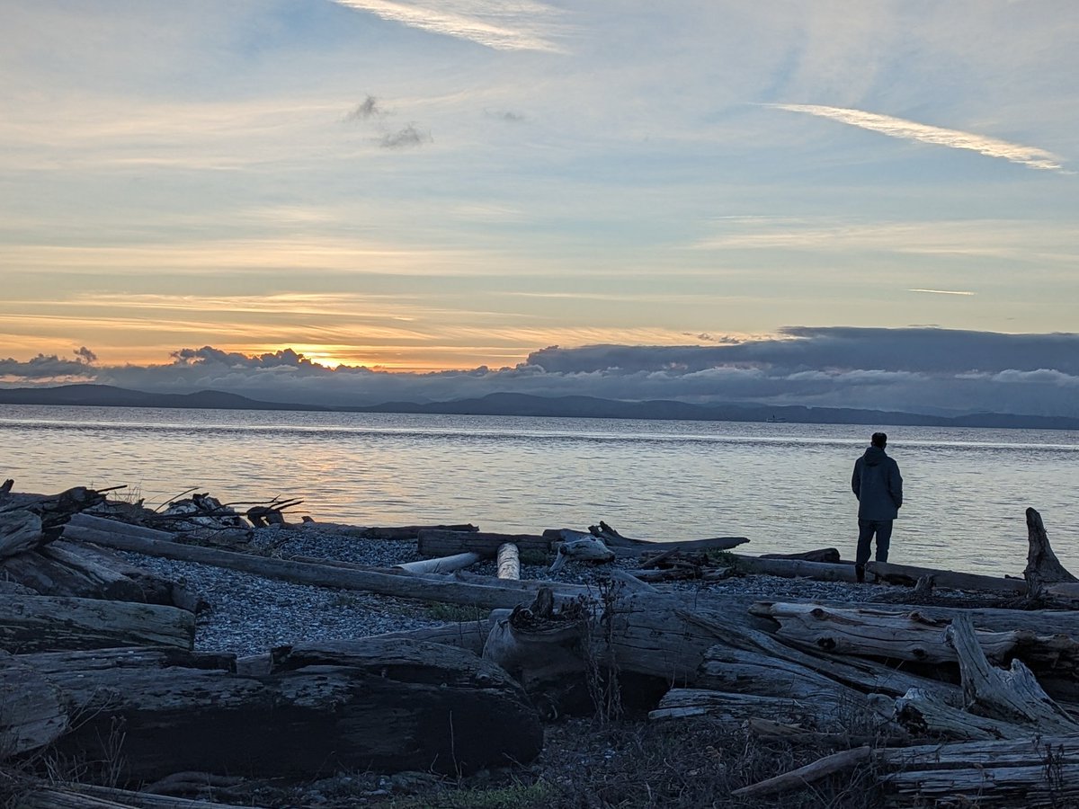 MuketyMuk's tweet image. December #Sunset #PtRoberts #LighthousePark light breeze. Chilly clear. #WXWA #BCStorm