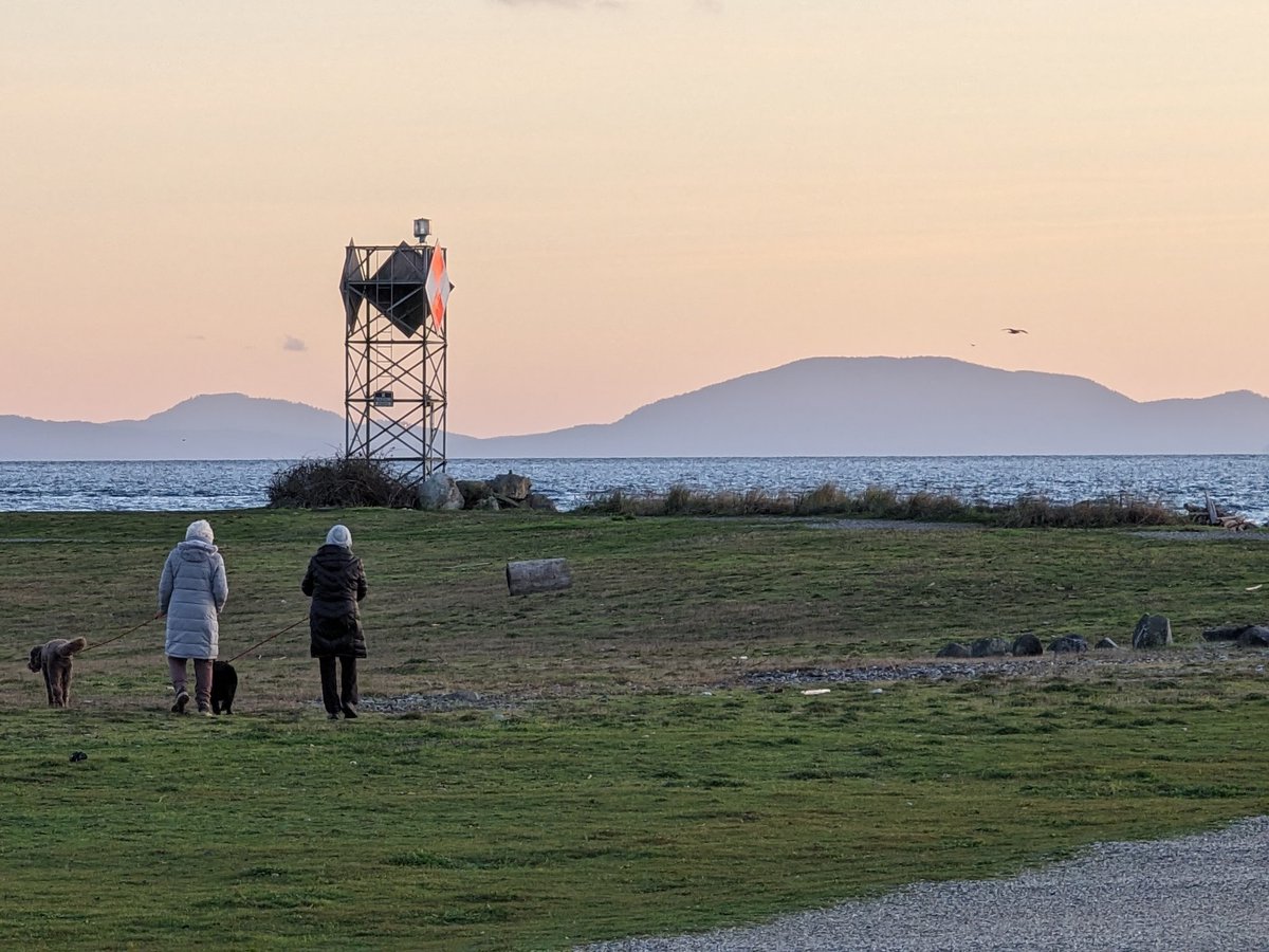 MuketyMuk's tweet image. December #Sunset #PtRoberts #LighthousePark light breeze. Chilly clear. #WXWA #BCStorm