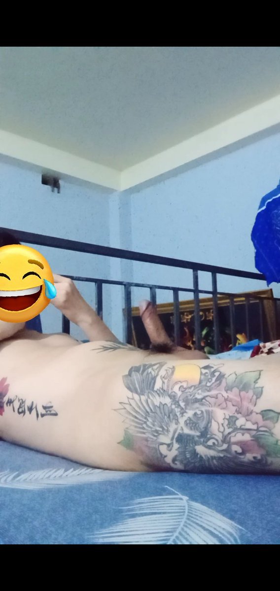 lelam1996's tweet photo. Noel bính tăn 1 mình 🍌 https://t.co/7gZQ6BUSZo