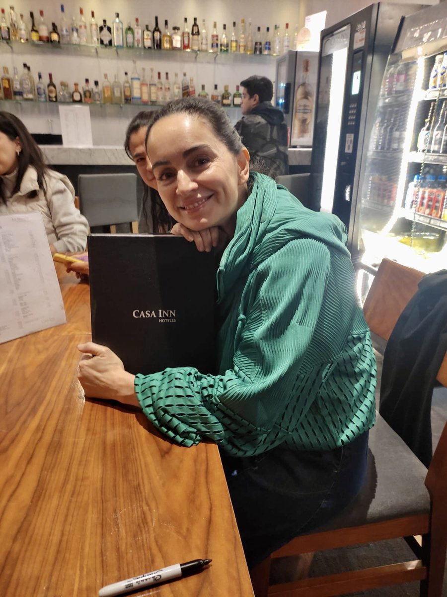 CasaInnHoteles's tweet photo. 🎬En Casa Inn, cada visita nos deja algo especial. Hoy, nuestras páginas se llenan con un poco de arte y cine, gracias a las estrellas que nos han acompañado ✨

Bienvenidos al libro de Celebridades de Casa Inn 📖

Que viva #Queretarock ❣️ https://t.co/YAyVvyln4l