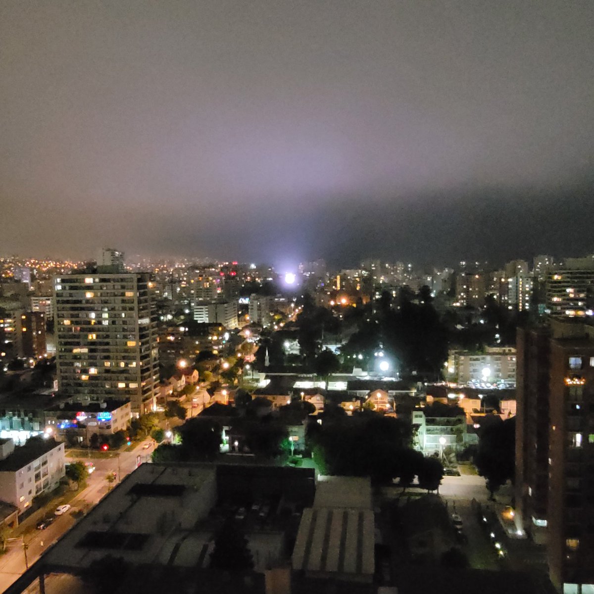Miss_Gi's tweet photo. Contaminación lumínica ?  @MacaRipa #ViñadelMar https://t.co/8MA1KyFXKi
