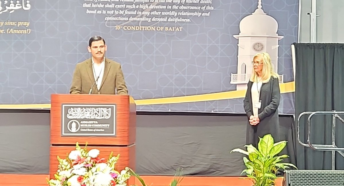 Christopher Flores, City Councilman for the city of Chino, and Pastor Charleen King, CEO of Isaiah's Rock, now address the #WestCoastJalsa. Ahmadiyya Muslim Community USA had the unique privilege and honor to work with them both to prepare hundreds of boxes of food and toys for…