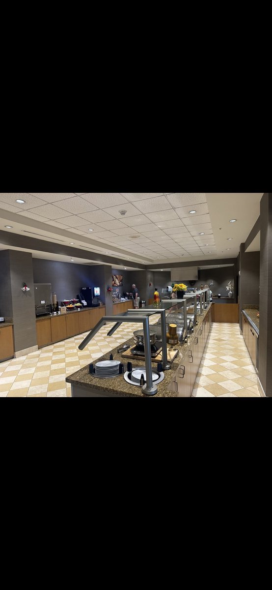 ChrisGriggs9's tweet photo. Campus Amenities 

-Gated Campus w/ 24 Hour Security 
-3 Pools with Multiple Hot Tubs 
-24 Fitness Center 
-Buffet Style Cafeteria (3 Meals Day) 
-Snack Bar &amp; Restaurant on Campus https://t.co/Vzebh3kewE
