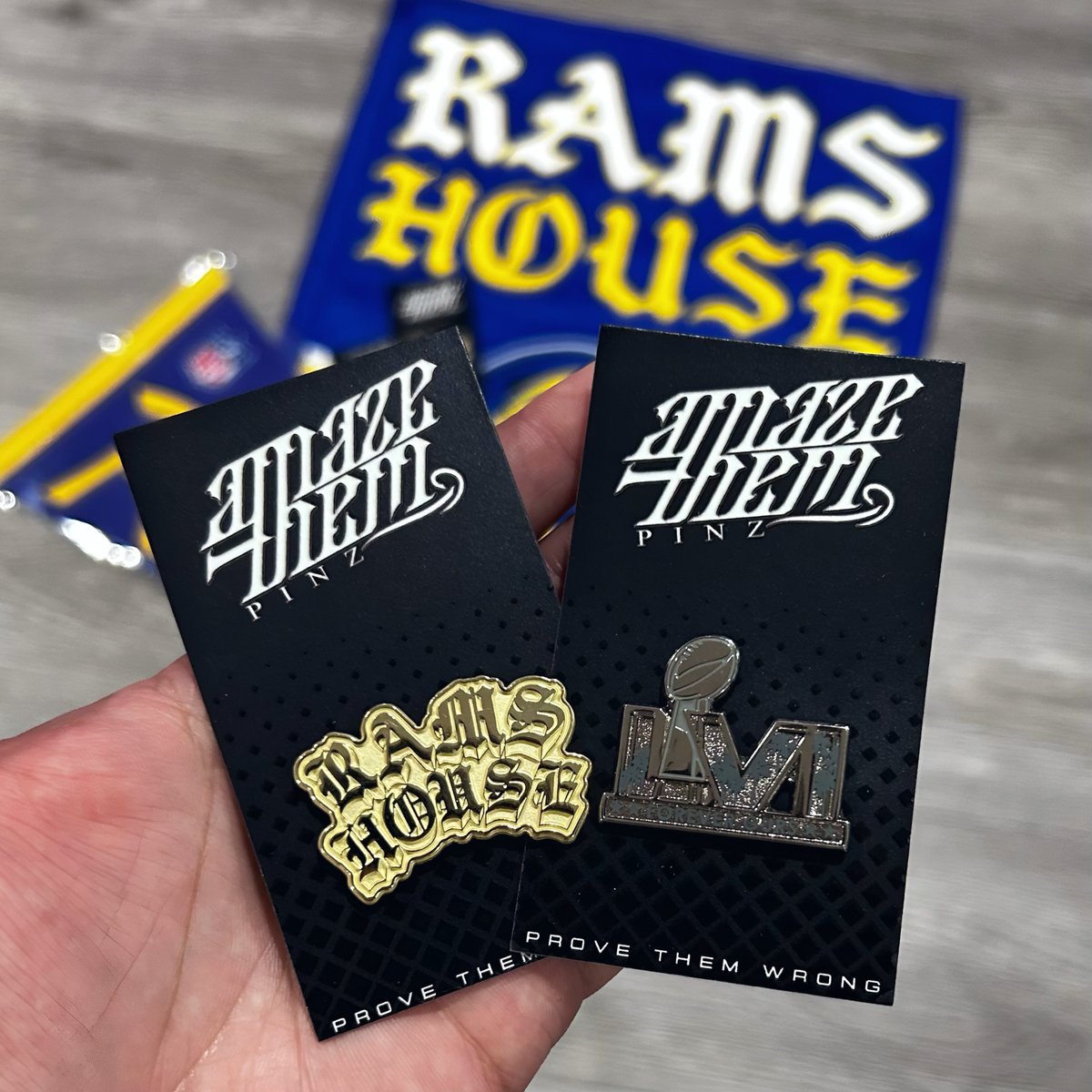 vinceayg_'s tweet image. Who needs this bundle sent to them ? 

2 Rally Towels + 2 Beautiful pins + 1 Pennant ✨

•Like and Repost
•Tag a friend to share the towel and pin 😏

#ProBowlVote | @AsapPuka