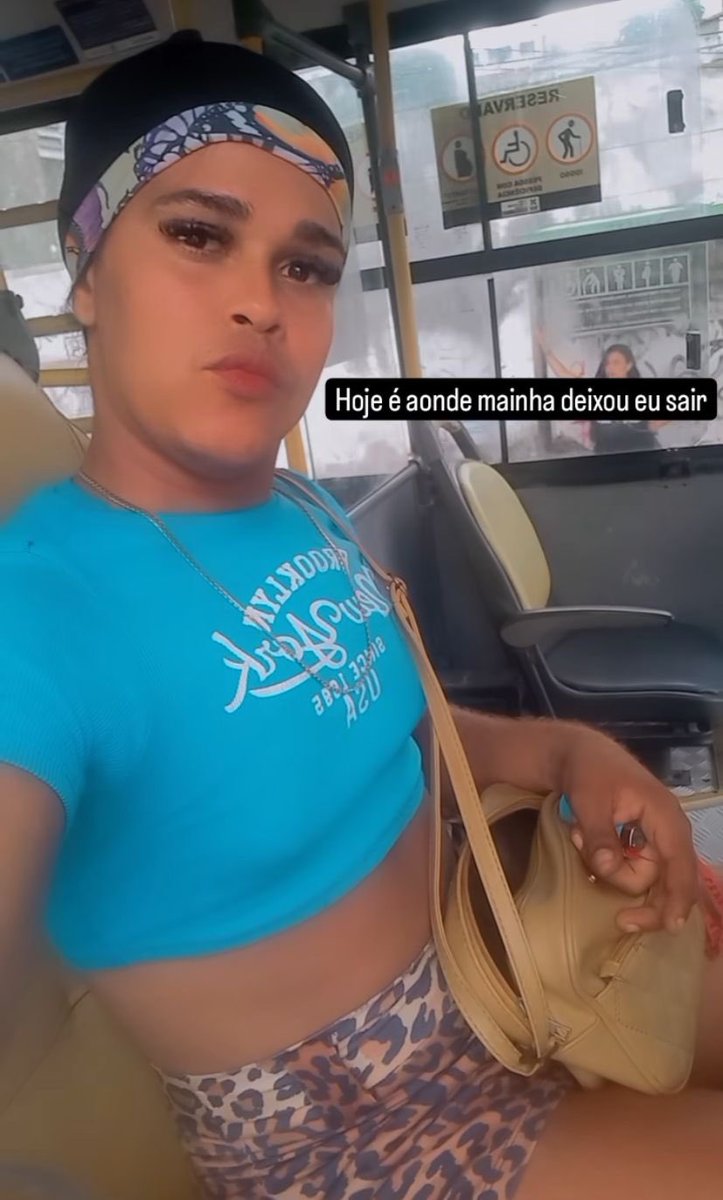 acervomapoa's tweet photo. hoje é aonde mainha deixou eu sair https://t.co/SjiY47JT5t